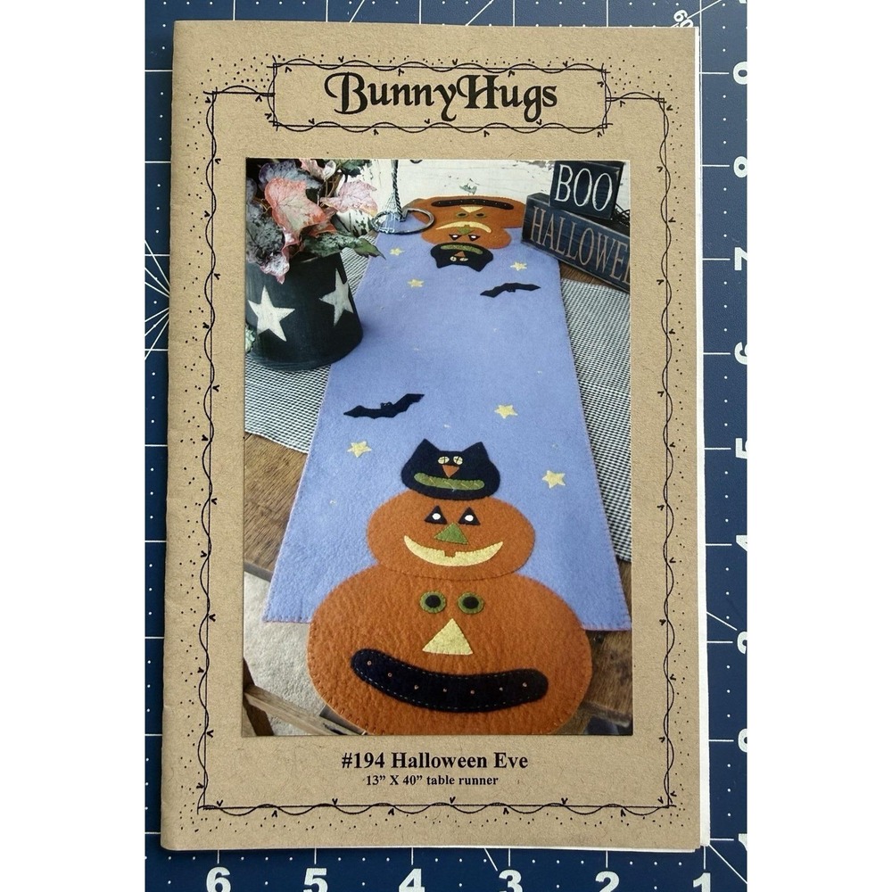 Bunny Hugs Pattern #194 Halloween Eve Table Runner Pumpkins Black Cat Home Decor